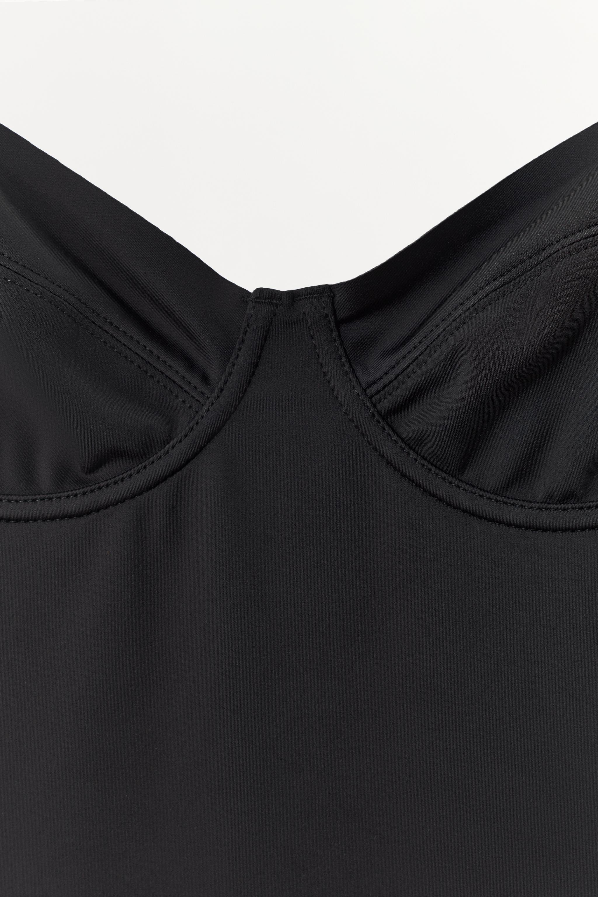 ROBE COURTE À ARCEAUX AVEC POLYAMIDE